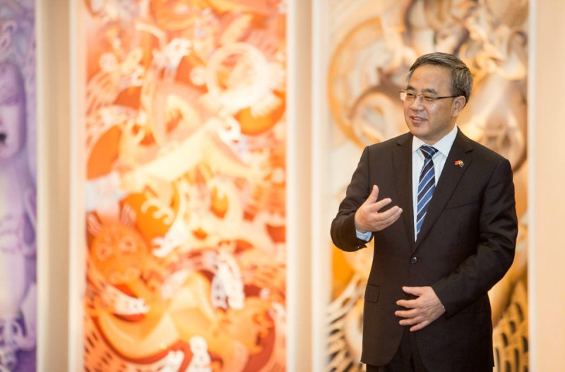中國國國務院副總理胡春華被認為二十大上極有可能進入政治局常委。   圖：翻攝自Te Papa博物館臉書