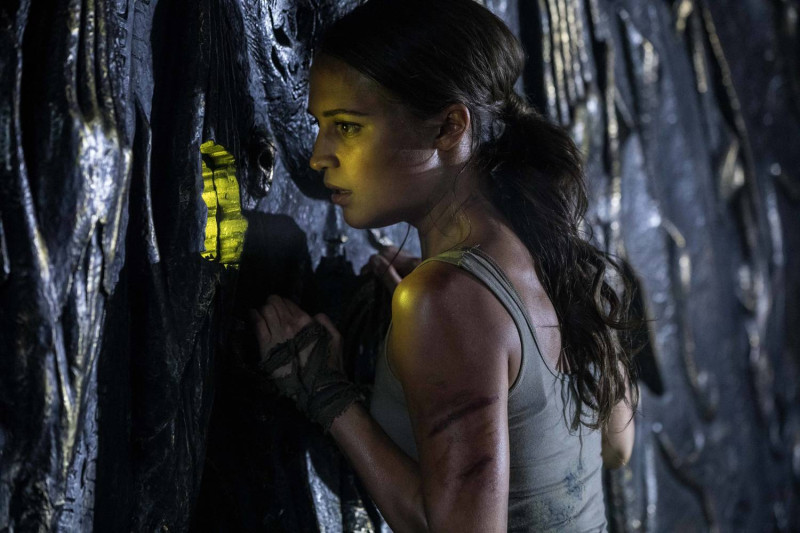 艾莉西亞˙薇坎德接受國外媒體《Collider》採訪時表示，受疫情影響，《古墓奇兵》續作拍攝還沒有「開綠燈」。   圖：翻攝自Tomb Raider Movie twitter