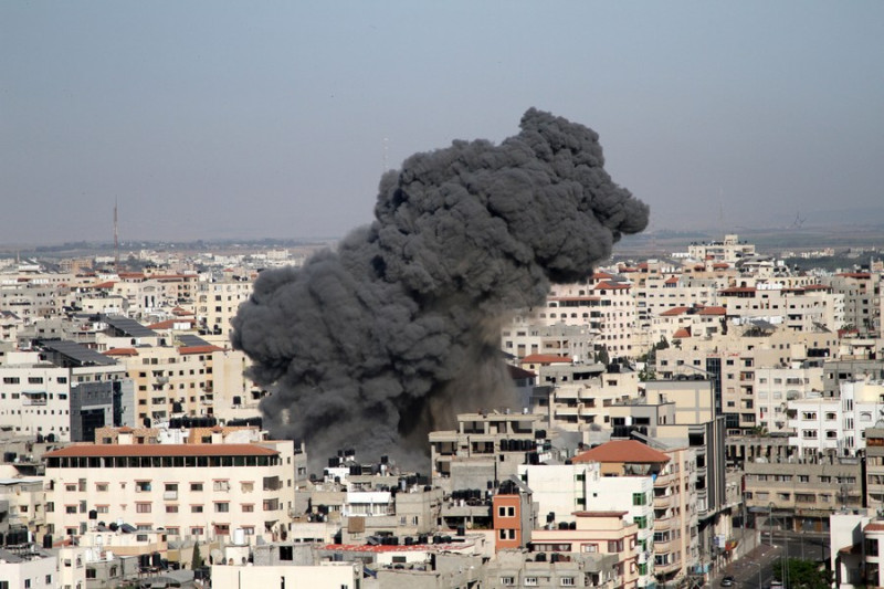 以色列、巴勒斯坦武裝衝突越演越烈。   圖：翻攝人民日報臉書