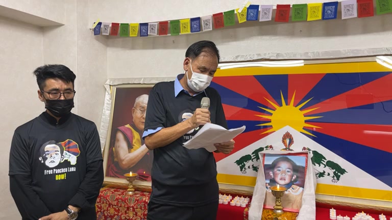 由西藏精神領袖達賴喇嘛指定的11世班禪喇嘛，「被中國失蹤」迄今26年，在台西藏團體及人權團體17日晚間舉行線上記者會，呼籲中國立即釋放班禪喇嘛。（圖右為達賴喇嘛西藏宗教基金會董事長格桑堅參，圖左為西藏台灣人權連線理事長札西慈仁）   圖：台權會提供
