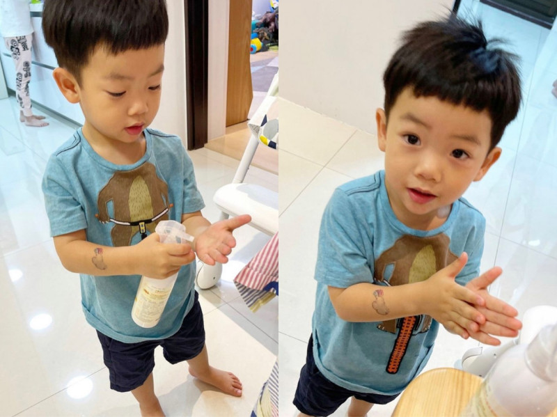 2歲蔡桃貴成為「防疫小天使」。   圖：翻攝自IG