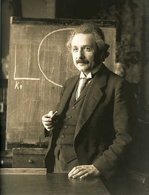 愛因斯坦(Albert Einstein)一封寫有質能方程式E=mc²的親筆信以超過120萬美元(約新台幣3356萬元)的天價賣出。   圖：翻攝自維基百科