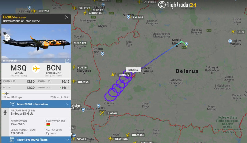 「Flightradar 24」秀出白俄羅斯航空B2869定期航班資訊，原定由明斯克飛往巴塞隆納。   圖：翻攝自Flightradar 24推特