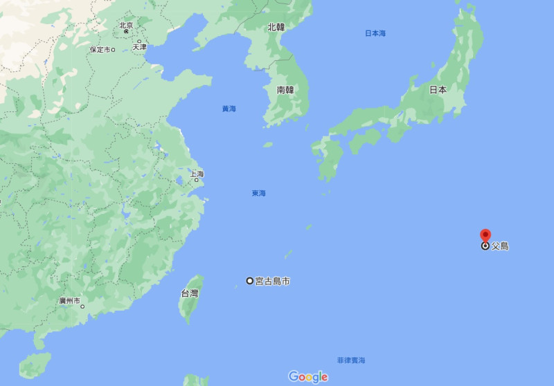 日本防衛省決定在第二島鏈的小笠原群島中部署防空雷達系統，用以第一時間監控中國航母穿越宮古海峽進入太平洋的機艦動態。   圖：翻攝Google Map