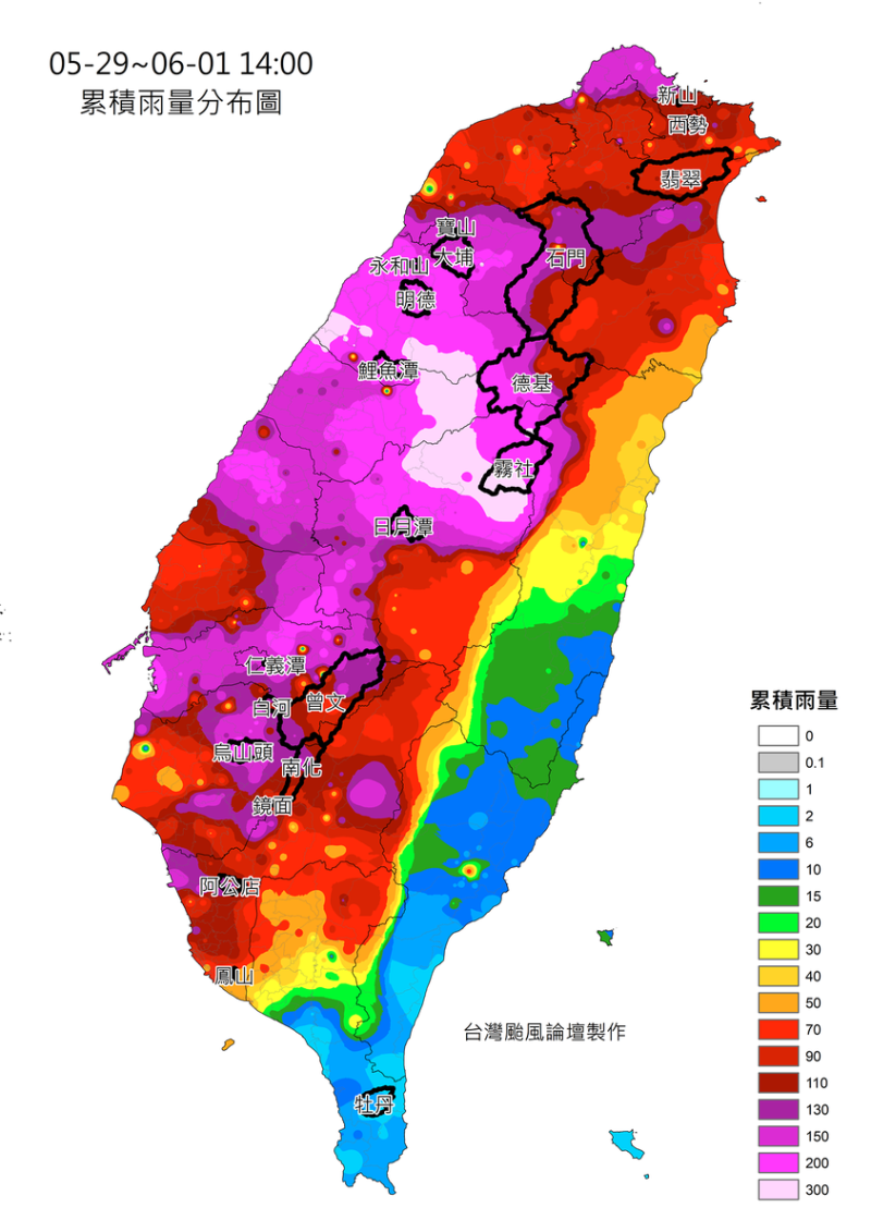 氣象粉專「台灣颱風論壇｜天氣特急」分享本次梅雨鋒面累積雨量分布圖。   圖：翻攝自臉書「台灣颱風論壇｜天氣特急」