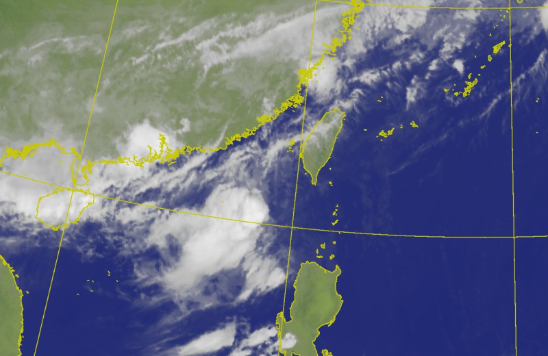 輕颱「彩雲」目前位於鵝鑾鼻的西南方約270公里的海面上，不排除將登陸。   圖：中央氣象局／提供