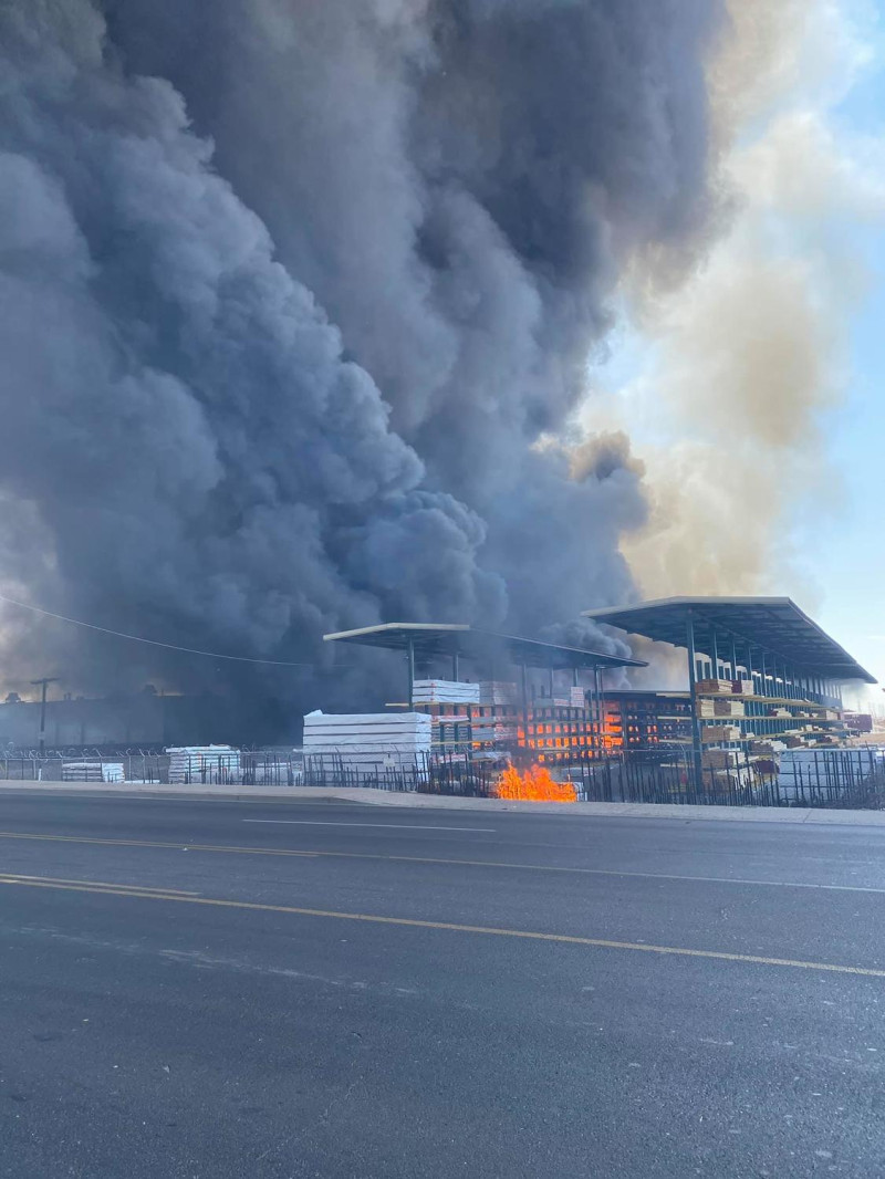 美國鳳凰城火災現場照片。 圖:翻攝自Phoenix Fire Department臉書