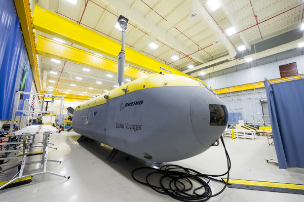 美國海軍「回聲航行者(Echo Voyager)」全自動無人潛艦。   圖：翻攝波音官網
