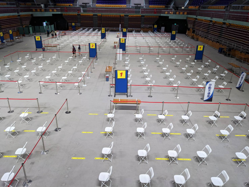 明日(15日)屏東體育館將成為大型速打站。   圖：屏東縣政府提供