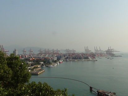 根據世界航運評議會（WSC）數據，深圳港、廣州港是全球第3、第5大貨櫃港口。圖為深圳港。   圖：翻攝自維基百科