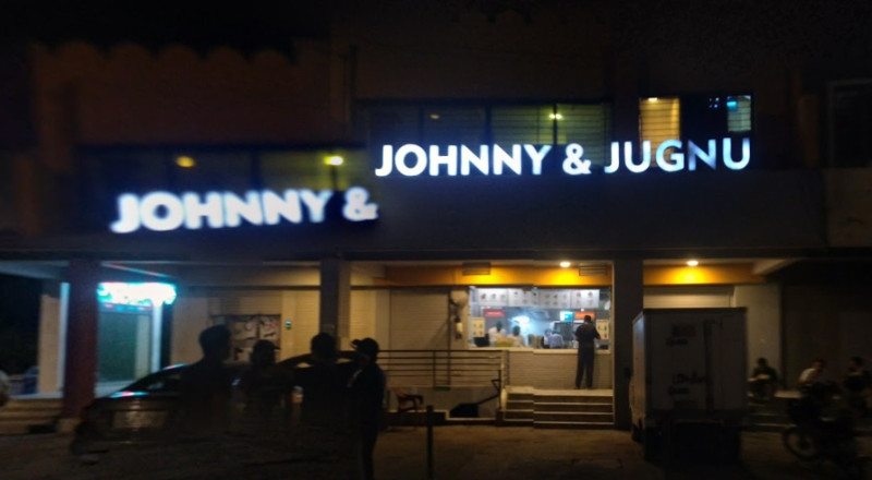 巴基斯坦拉合爾市的「約翰尼和朱格努」（Johnny & Jugnu）連鎖速食店。   圖 : 翻攝自google map