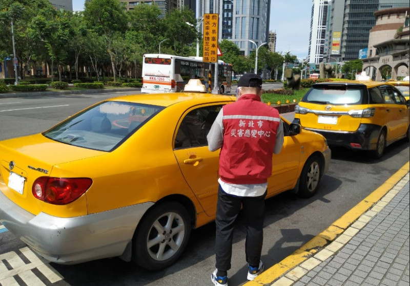 計程車稽查照片（板橋車站南門）   圖：新北市交通局提供