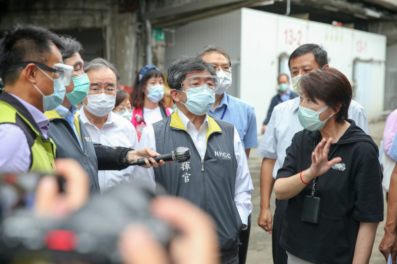 疫情指揮官陳時中日前視察台北農產第一市場。   圖：中央流行疫情指揮中心/提供