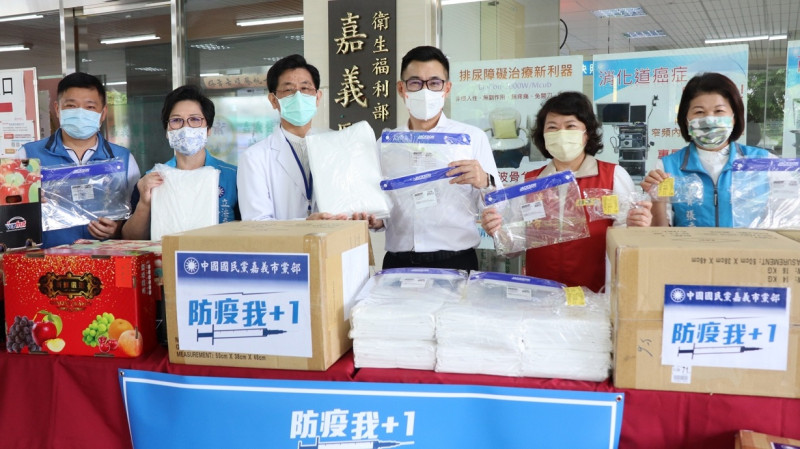 國民黨主席江啟臣赴嘉義捐贈防疫物資。   圖：國民黨文傳會/提供