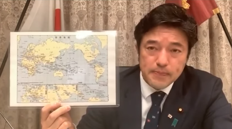 日本防衛副大臣中山泰秀視訊出席美國智庫對談，秀出地圖指名中國最新的攻擊範圍，強調中俄合作對國際威脅日增。   圖：翻攝自YouTube/Hudson Institute