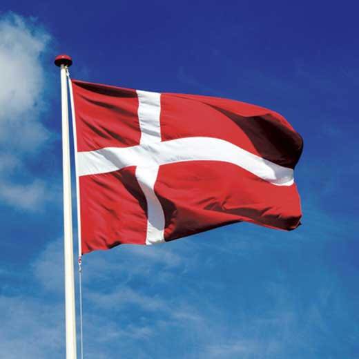 丹麥媒體已和Google及臉書針對社群平台付費使用新聞一事達成協議，預計週五展開談判，圖為丹麥國旗。   圖：取自丹麥總理臉書