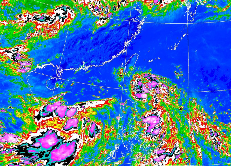 氣象局表示，今年6號颱風「烟花」最快將在今日生成，預估今晚到明日最接近台灣。   圖：中央氣象局／提供