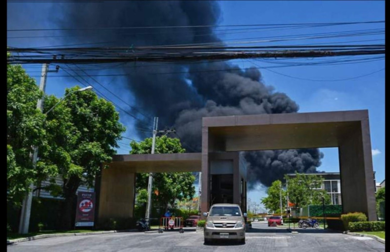 台商投資的「泰國明諦化學公司」5日凌晨發生爆炸。   圖：翻攝亂倒糾察隊臉書