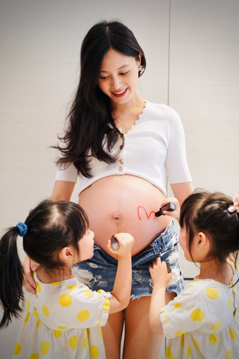 知名前主播郭惠妮以AI智能培養箱及單一胚胎植入(SET)技術受孕，已順利成為三寶媽   圖：孕醫生殖中心/提供