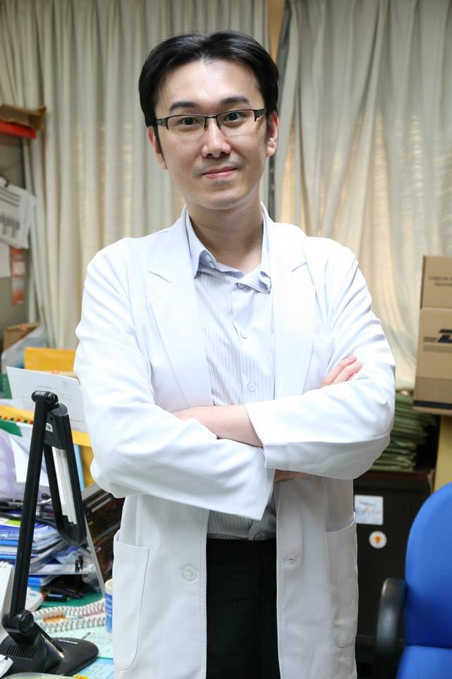 針對台灣武漢肺炎致死率高，蘇一峰醫師表示：「健保重症醫療給付低，才是這次疫情高死亡率主因之一。」   圖：翻攝自蘇一峰臉書