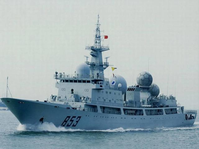 中國解放軍815型電子偵察艦「天王星號(853)」。   圖：翻攝陸網每日頭條