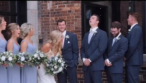 婚禮攝影師將新娘叫成新郎的前任 全場笑翻   圖: 翻攝自環球網