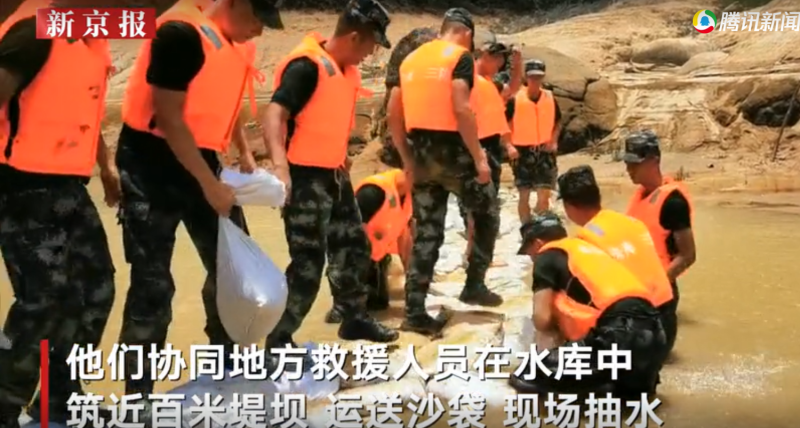 珠海市石景山隧道施工段1.16公里位置發生透水事故，救難人員緊急排水。   圖：翻攝自騰訊網