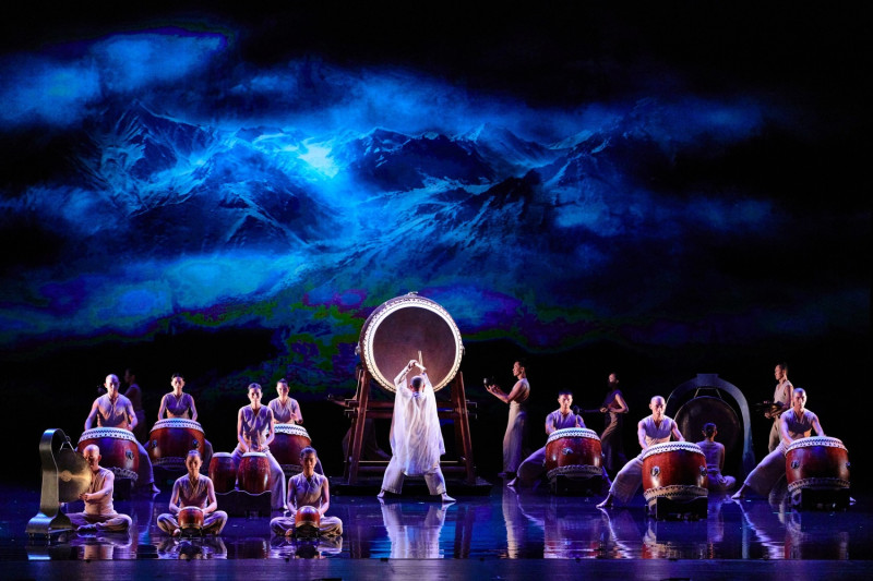 優人神鼓於2020年在國家戲劇院演出「與你共舞」   圖：優人神鼓提供
