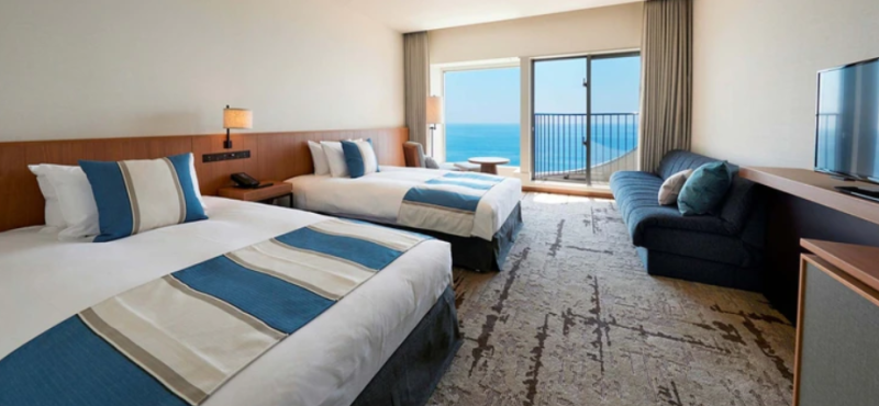 參加東奧的中國選手所入住的4星級「大磯王子飯店」海景雙床房。   圖：翻攝大磯王子飯店官網