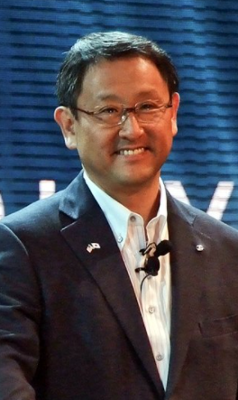 豐田汽車發言人告訴CNN，豐田汽車總經理豐田章男 (Akio Toyoda) 不會參加這星期五舉辦的奧運開幕式。圖中人物為豐田章男。   圖：翻攝自維基百科