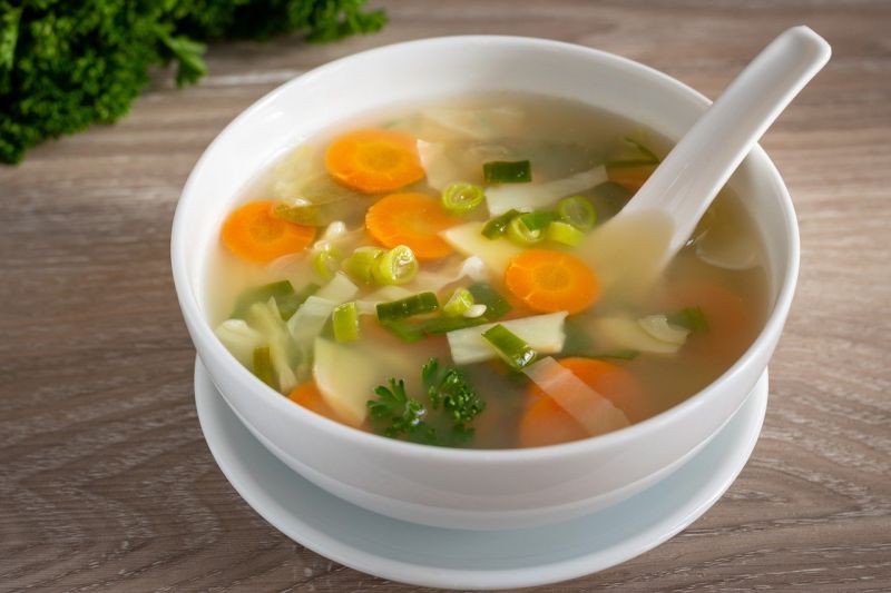 有網友在PTT詢問大家「青菜湯怎麼煮會更好吃？」釣出內行分享撇步，即加入「蘿蔔」與「冬瓜」，不僅口感立馬變鮮甜，喝起來也很清爽。（示意圖）   圖：翻攝自pixabay