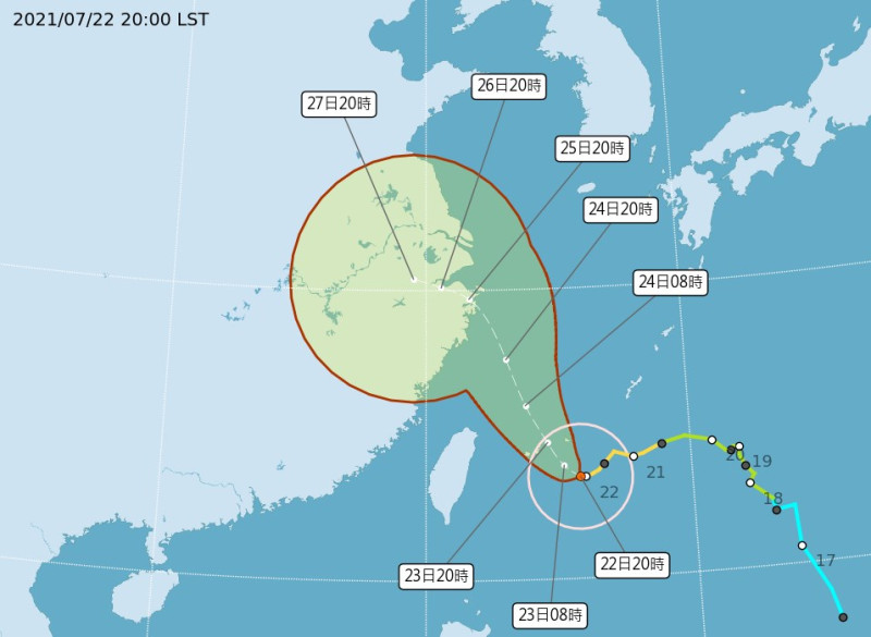 中央氣象局表示，中度颱風烟花往台灣靠近，但今天的位置幾乎沒變，預計明天會開始朝西北前進。   圖：中央氣象局提供