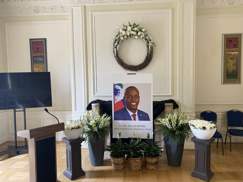 遇刺身亡的海地前總統摩依士（Jovenel Moise）葬禮今天舉行，儀式舉辦地附近卻傳出槍響。   圖/Bocchit Edmond @BocchitEdmond