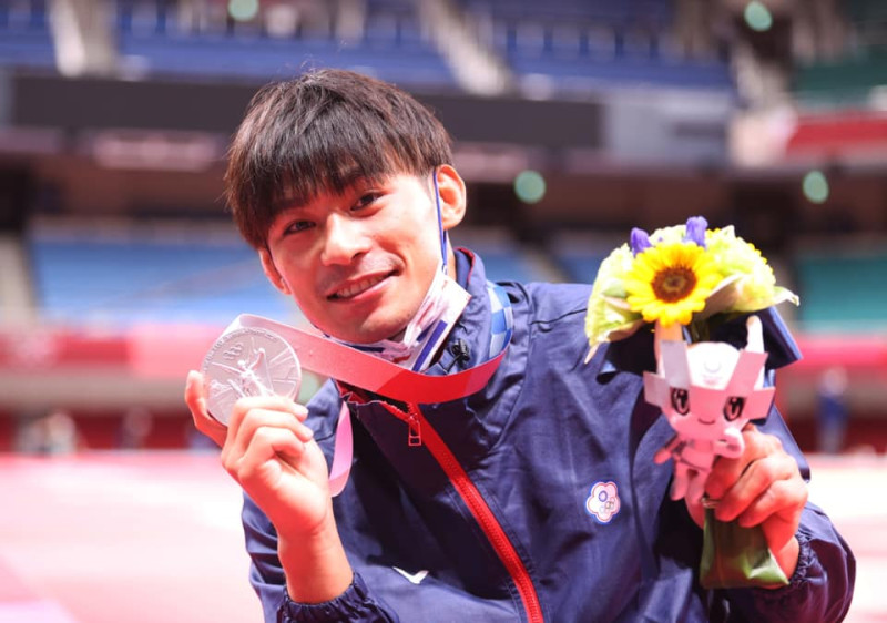 柔道選手楊勇緯奪銀，也是台灣在本屆東京奧運的第一面獎牌。   圖：體育署提供