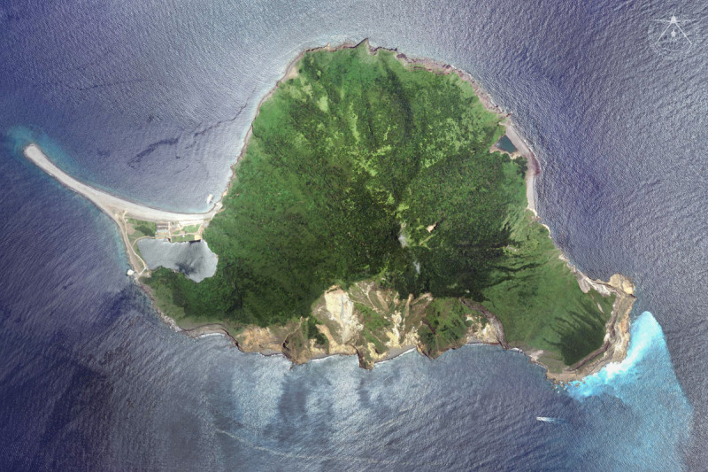 農航所提供的航空圖，讓民眾可用另一個角度看龜山島   圖：農林航空測量所提供