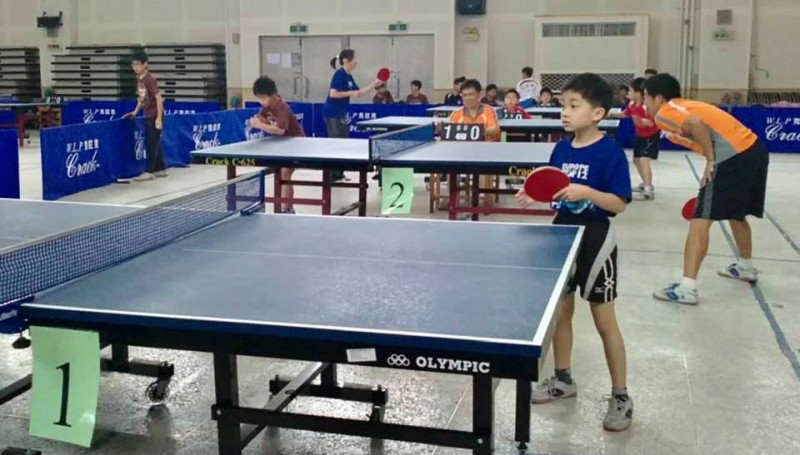 江聰淵在臉書po出林昀儒十年前參加市長盃桌球賽的照片。   圖：取自江聰淵臉書