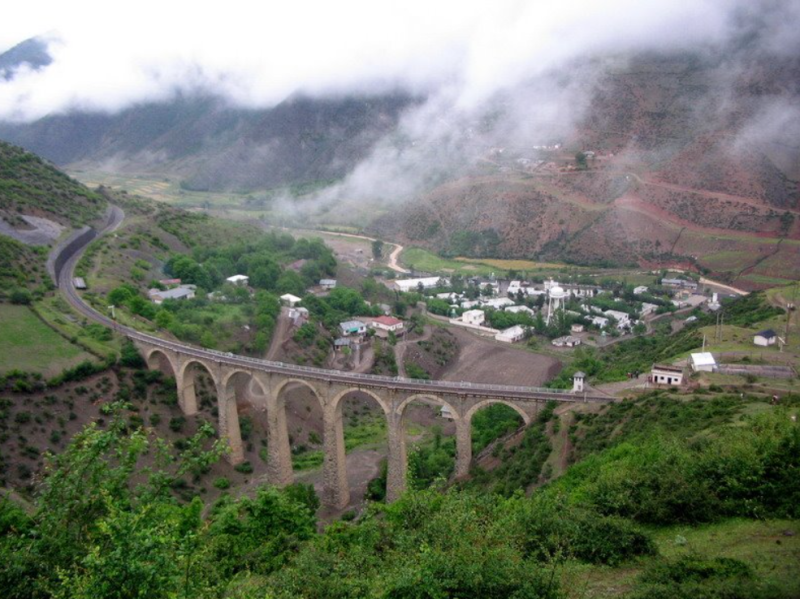 伊朗縱貫鐵路也被聯合國教科文組織列為世界遺產。   圖：翻攝自維基百科