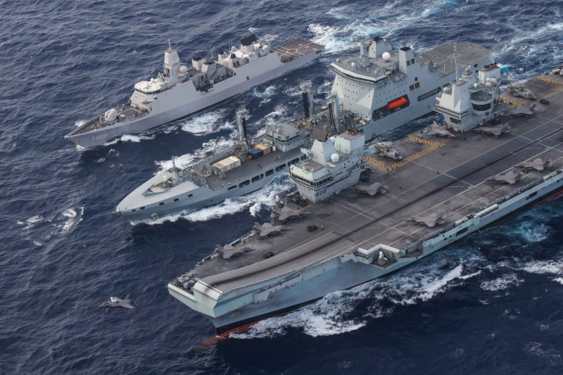 英國海軍「伊麗莎白女王號」航母打擊群。   圖：翻攝HMS Queen Elizabeth推特