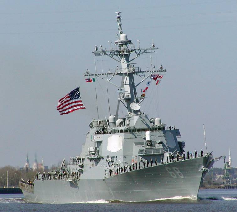 美軍參與「伊麗莎白女王號」航母打擊群的「蘇利文號(DDG-68)」驅逐艦。 圖：翻攝美國海軍網站