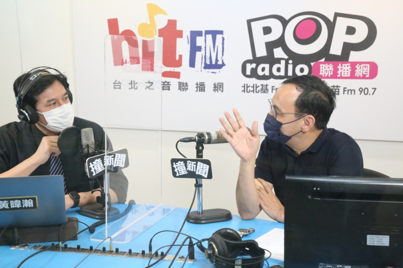 國民黨前主席朱立倫接受《POP撞新聞》主持人黃暐瀚專訪。   圖：《POP撞新聞》/提供