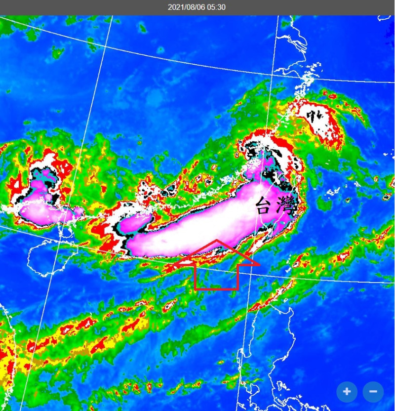 氣象局長鄭明典在臉書警告，季風氣流的軸線還偏在台灣海峽上，對台灣西部沿海地區已經有明顯影響，尤其是澎湖要注意。   圖：翻攝自鄭明典臉書