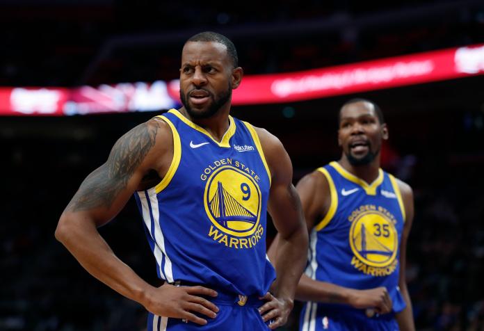 Andre Iguodala(左)成為自由球員後，傳出有意重返前東家勇士。   圖／美聯社／達志影像