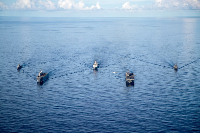 「2021年全球大規模演習(LSGE 2021)」，美澳日3國海軍在澳洲東部海域進行「CJBP」海上軍演。   圖：翻攝U.S. Pacific Fleet臉書