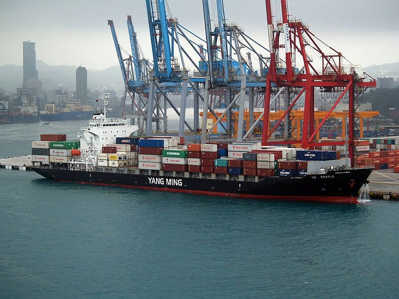 陽明海運貨櫃船「人明輪」號（YM PEOPLE）。   圖：翻攝自維基百科