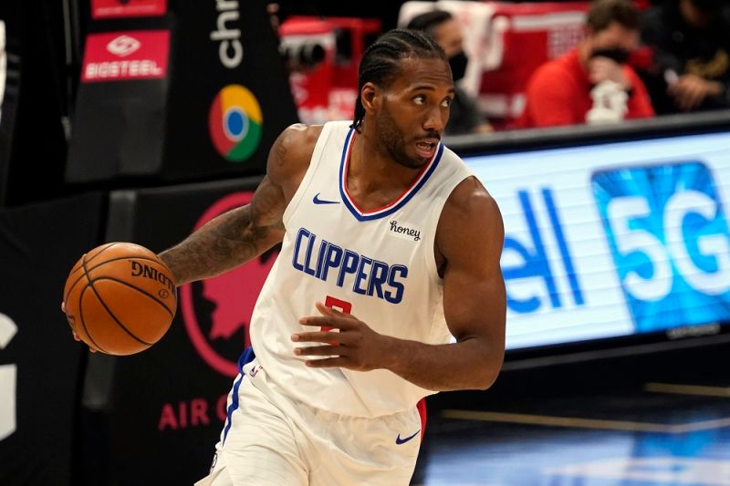 快艇球星Kawhi Leonard和快艇完成續約，儘管新賽季恐缺席大半賽程，但快艇總管仍力挺。   圖／美聯社／達志影像