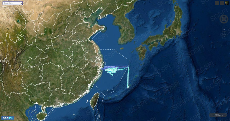 美軍「眼鏡蛇球」RC-135S凌晨起飛，在杭州灣外海反覆飛行偵巡。   圖：翻攝SCS Probing Initiative推特