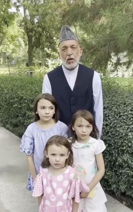 卡爾扎伊在15日公開聲明，願與塔利班共同尋求和平與解決阿富汗問題，他和子女將留在喀布爾。   圖：翻攝自環球網