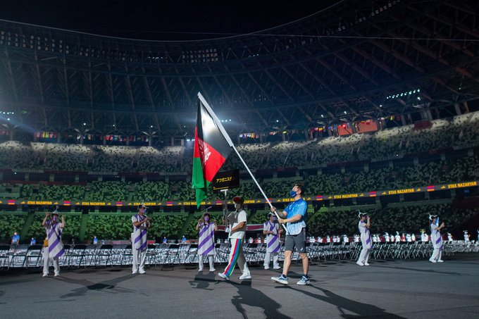 阿富汗正面臨動盪不安，阿富汗國旗依舊在東京帕運24日的開幕式上出現，阿富汗跆拳道選手胡達迪也在29日抵達東京。   圖：取自推特
