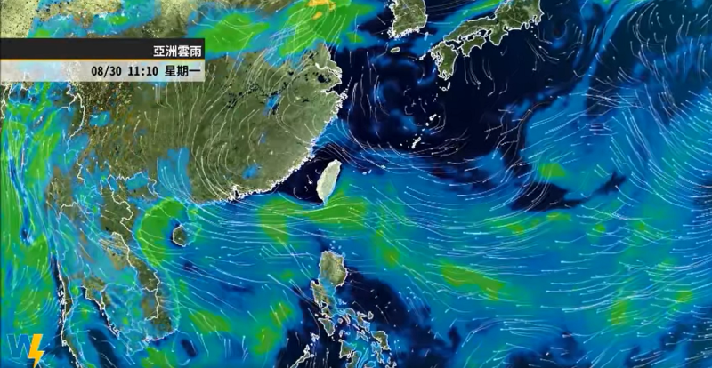 彭啟明表示今日一早台灣附近改吹偏東南風，有些東風波動，菲律賓附近的水氣接近，台東到屏東的水氣稍多。   圖：翻攝自氣象達人彭啟明臉書