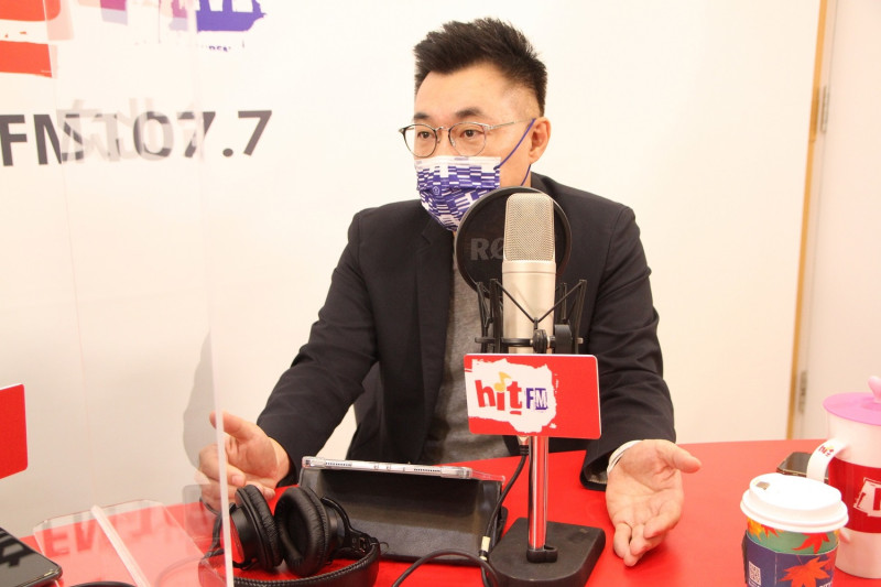 國民黨主席江啟臣接受電台專訪。   圖：江啟臣辦公室/提供